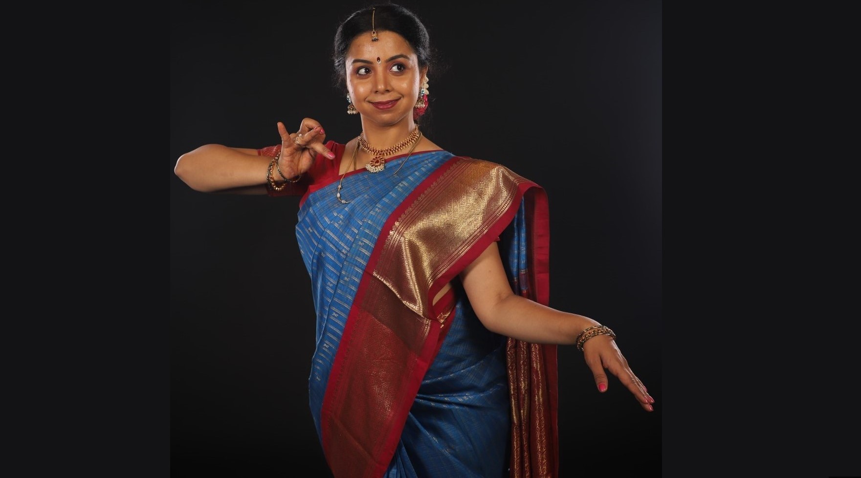 Digital Painting | Indian women painting, Bharatanatyam poses, Dance  photography poses