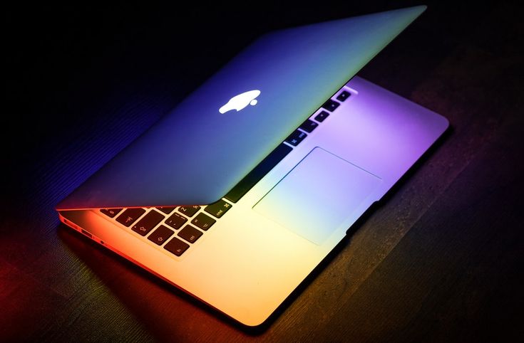 apple laptop